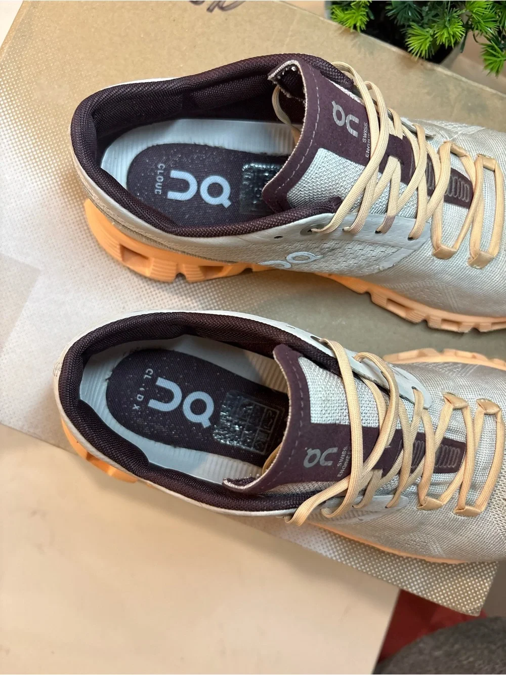 On Cloud Cloud X women’s size 8.5 Running Shoes